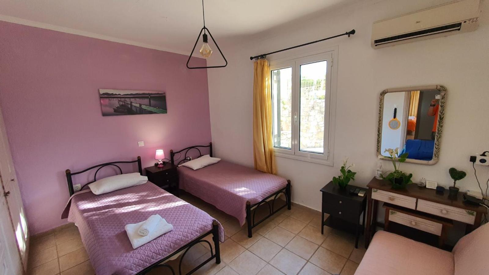 Tonias Houses - Thea House And Vrachos Attic Appartment アリカナス 部屋 写真